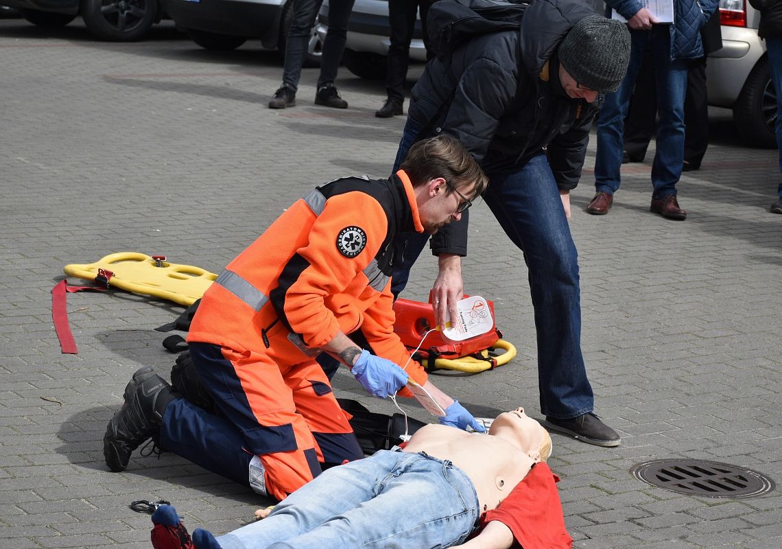 Defibrylator w starostwie