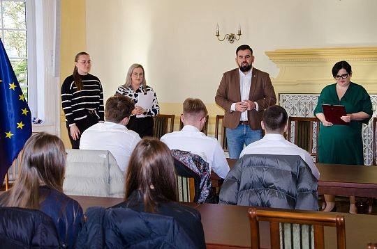 Jak działa samorząd? Kto wie