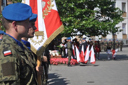 Obchody upamietniające 76.