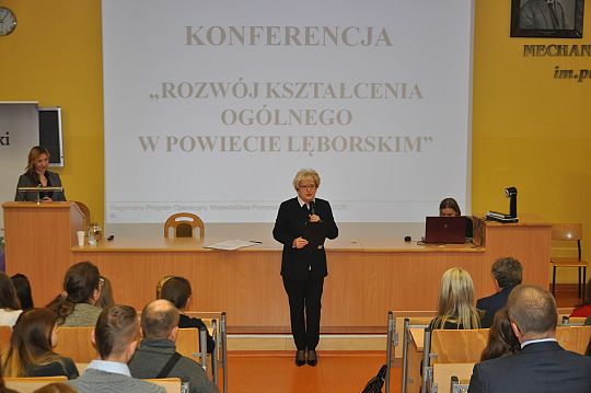 Eksperymentalna i widowiskowa