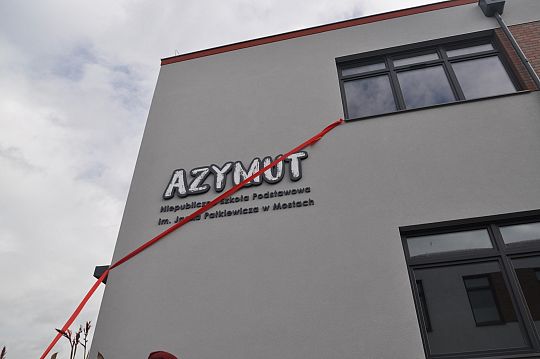 Nowa szkoła w podlęborskich
