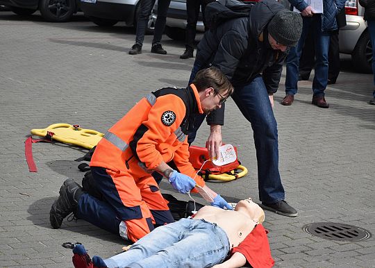 Defibrylator w starostwie