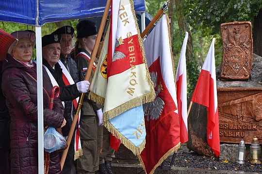 By pamięć przetrwała