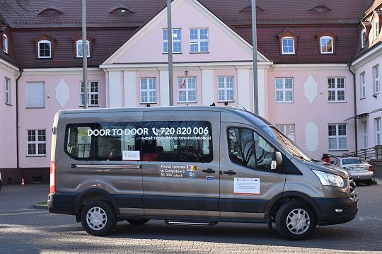 Door-to-door planuje urlop