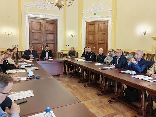 Wspólne posiedzenie u progu