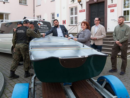 Powiat wspiera strażników wód