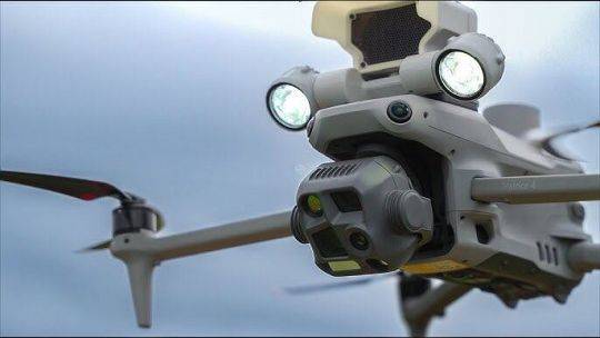 Nowoczesny dron DJI Matrice 4T