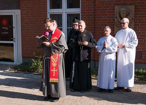 Uroczystości pod tablicą