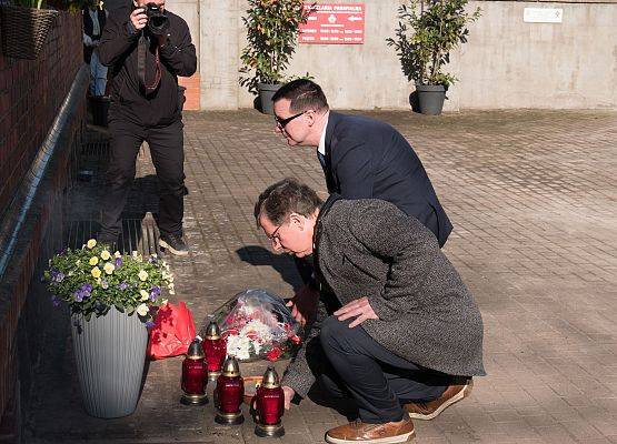 Uroczystości pod tablicą