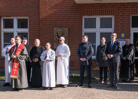 Uroczystości pod tablicą