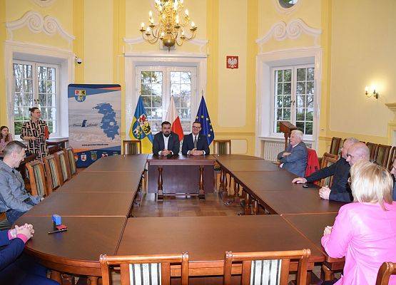 Powiat wspiera społecznie