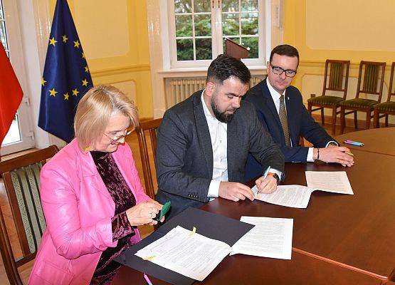 Umowy grantowe dla NGO