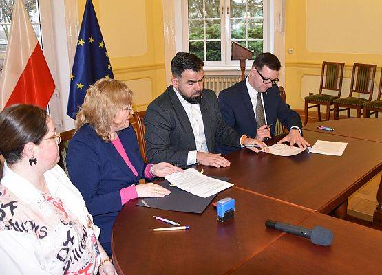 Umowy grantowe dla NGO