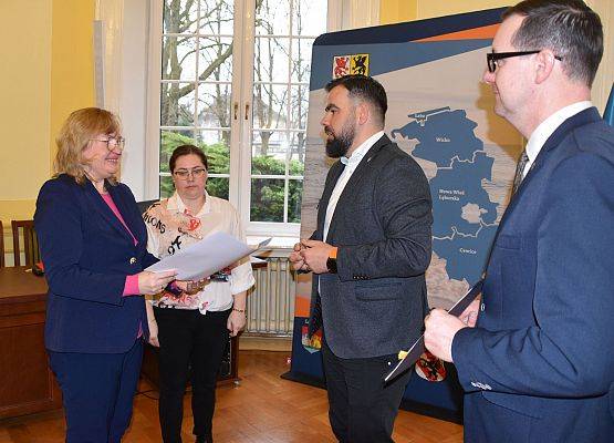 Umowy grantowe dla NGO