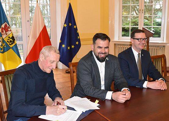 Umowy grantowe dla NGO