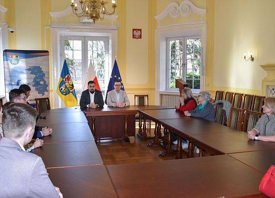 Umowy grantowe dla NGO