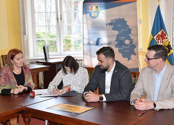 Umowy grantowe dla NGO