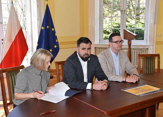 Umowy grantowe dla NGO