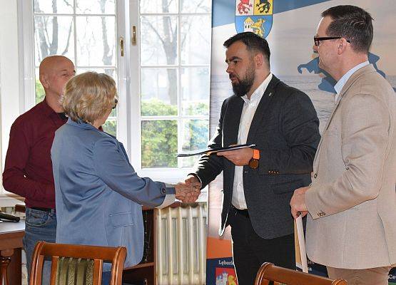 Umowy grantowe dla NGO