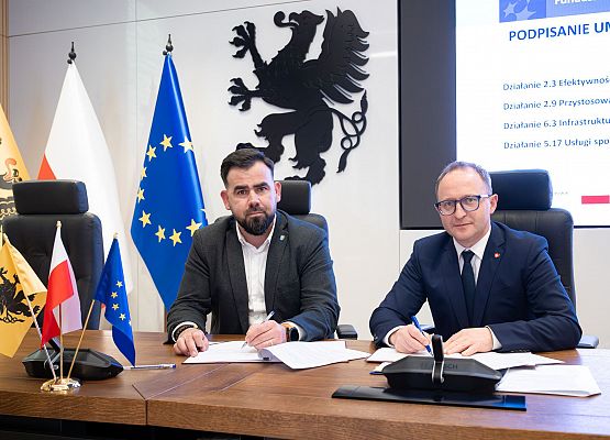 Podpisanie umowy na środki dla