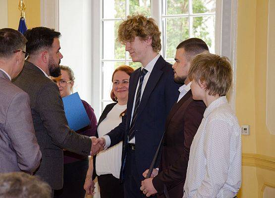 Wyróżnienia dla młodych