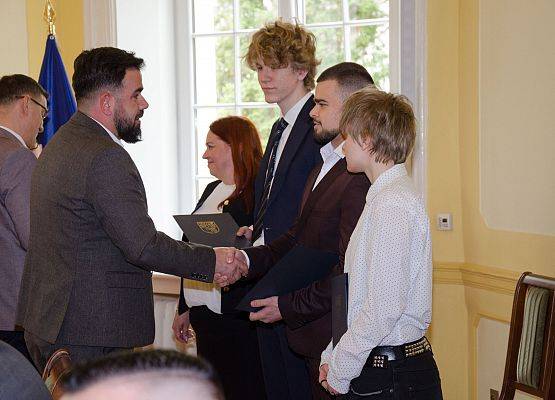 Wyróżnienia dla młodych