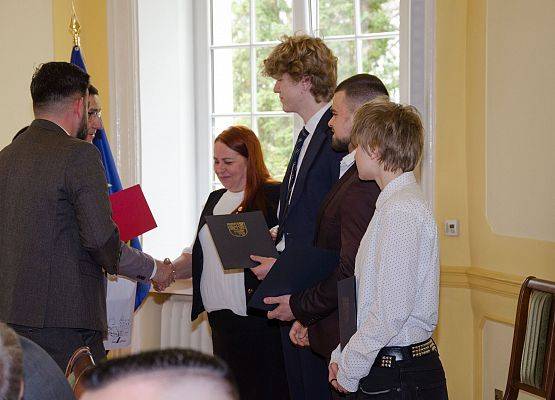 Wyróżnienia dla młodych