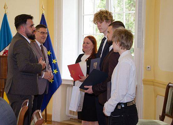 Wyróżnienia dla młodych