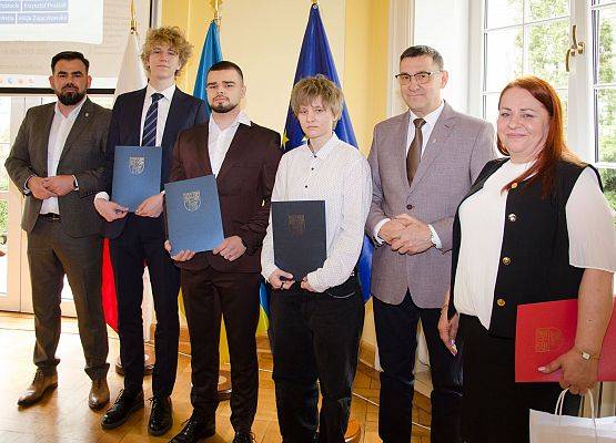 Wyróżnienia dla młodych