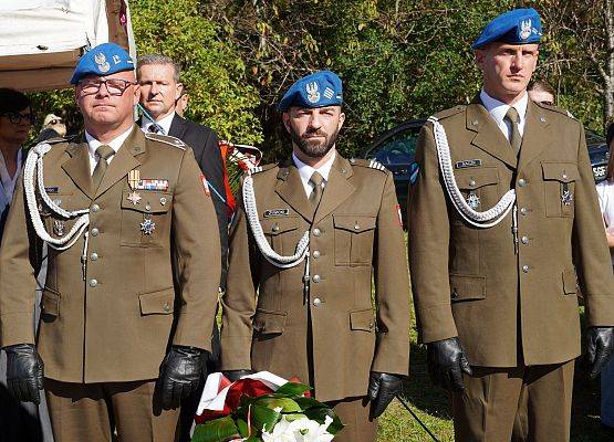 „Z drugiej strony drogi” –