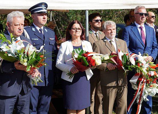 „Z drugiej strony drogi” –