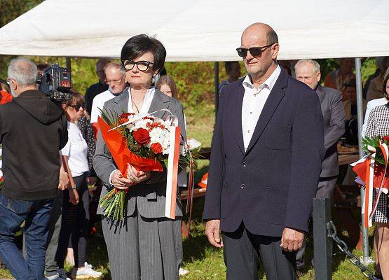 „Z drugiej strony drogi” –
