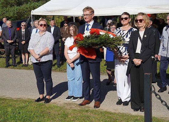 „Z drugiej strony drogi” –