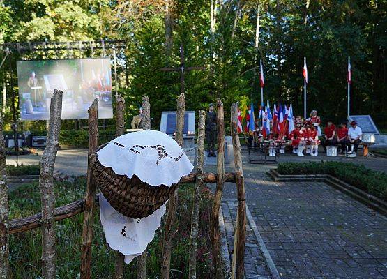 „Z drugiej strony drogi” –
