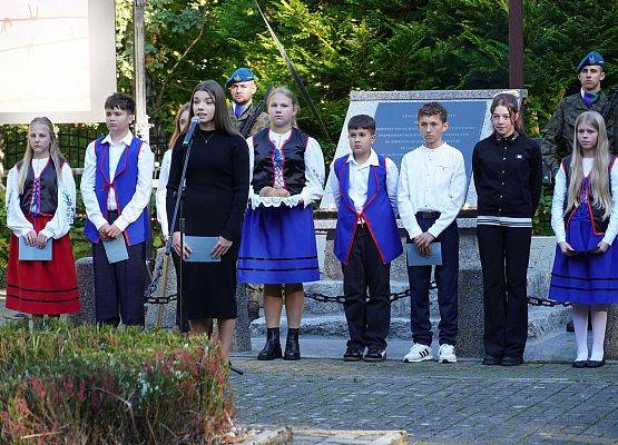 „Z drugiej strony drogi” –
