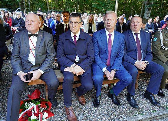 „Z drugiej strony drogi” –