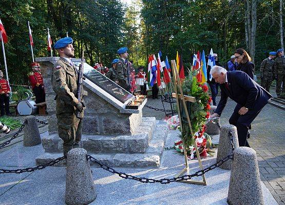 „Z drugiej strony drogi” –