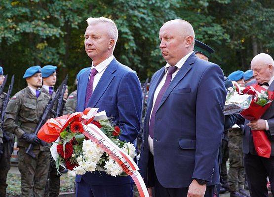 „Z drugiej strony drogi” –
