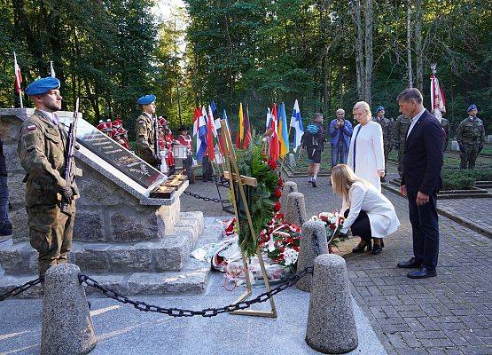 „Z drugiej strony drogi” –