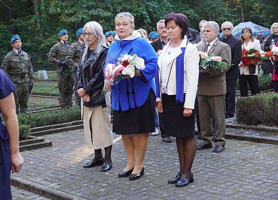 „Z drugiej strony drogi” –