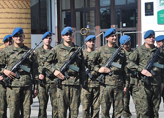 Obchody upamietniające 76.