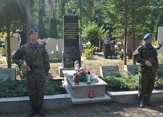 Obchody upamietniające 76.