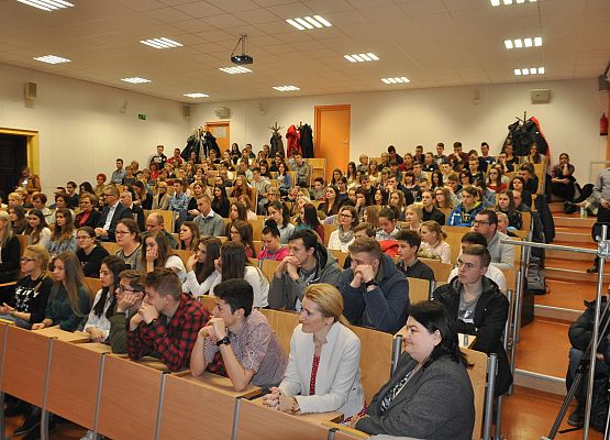 Eksperymentalna i widowiskowa