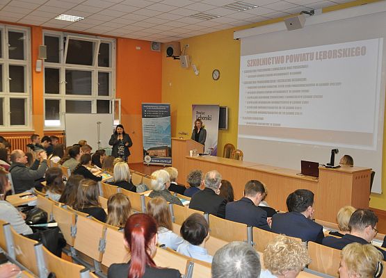 Eksperymentalna i widowiskowa