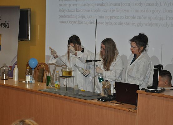 Eksperymentalna i widowiskowa