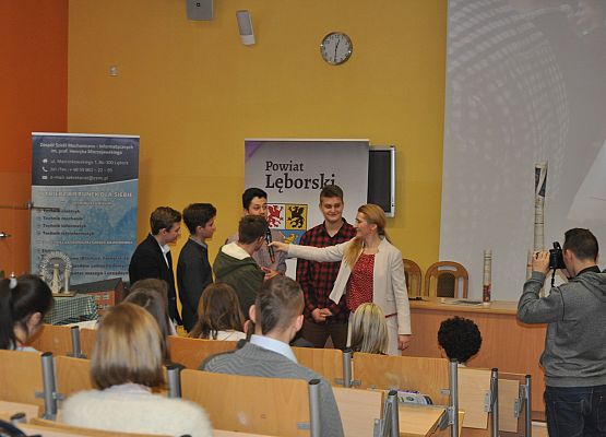 Eksperymentalna i widowiskowa