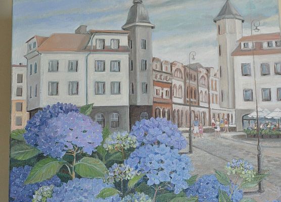 Błękitna wystawa w holu