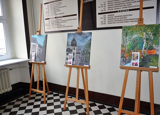 Nowa wystawa malarska w holu