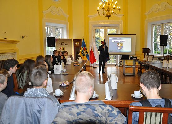 Młodzież z wizytą w Starostwie