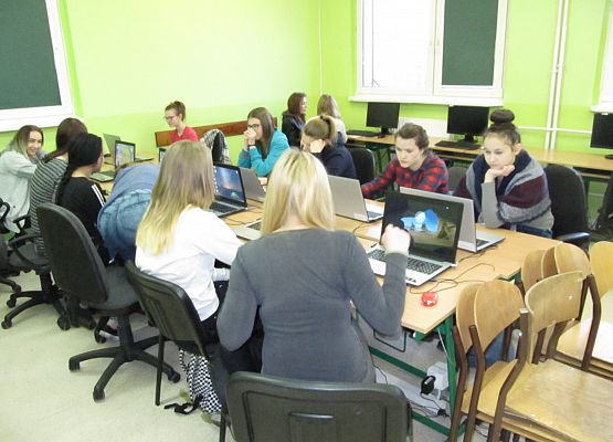 Nowoczesny sprzęt i pomoce